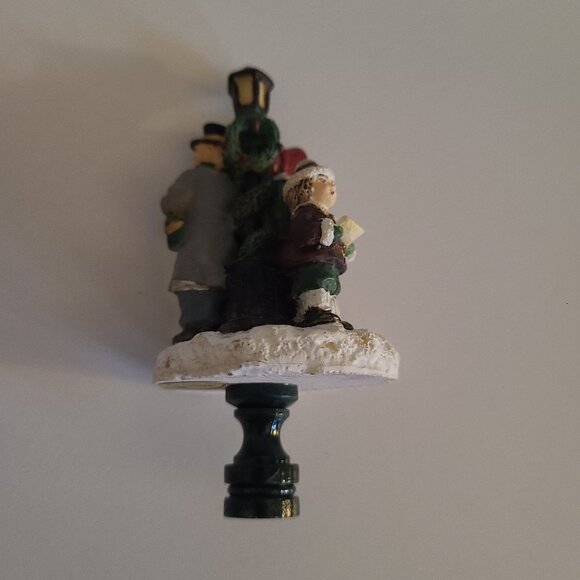 Christmas Carolers Lamp Finial Holiday Lamp Post Topper Giftco Polystone MINT - Picture 3 of 5